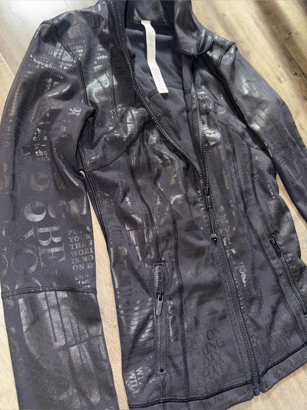 Lululemon Define Jacket Manifesto 20YR Foil Print Thumbhole Cuffs Black 4 Rare